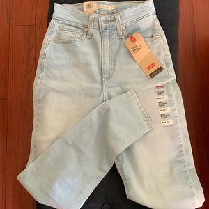Levi’s High-Waisted Taper 24 x 27 Brand new with Tags